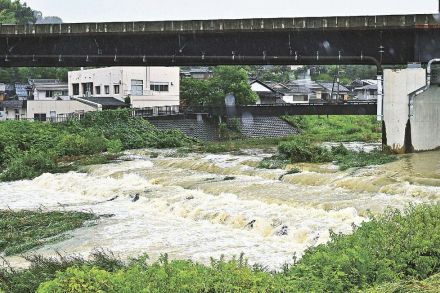 台風１０号　小康状態も警戒続く　土砂災害、河川増水の危険、和歌山