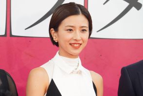 ＜今週のファッションチェック＞黒島結菜　出産後初の公の場、スレンダーな美しさ際立つワンピコーデ