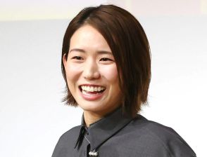 古賀紗理那さん、木村沙織さん長男抱っこし「親友になりましたっ！」笑顔のショットに「みんな本当に可愛い」の声