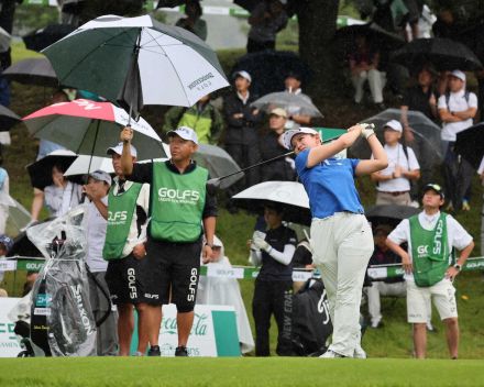 吉本ひかる　聖地の経験糧に暫定4位　ツアー2勝目へ荒天も「攻める」