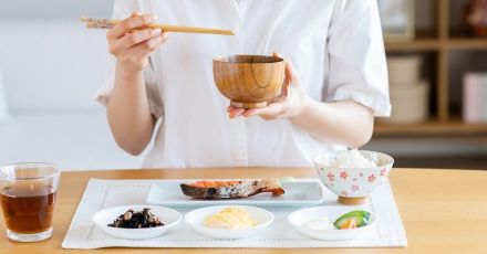 「食事は規則正しく1日3食」に囚われないほうがいいワケ【専門医が解説】