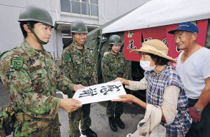 感謝の色紙、絆は残る　震災から８カ月、自衛隊入浴支援終了