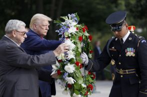 ハリス氏、トランプ氏が国立墓地「侮辱」と非難 写真撮影めぐり