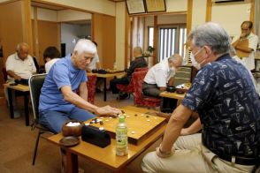 盤上で熱戦、6人が3回戦と準々決勝へ　松山で愛媛アマ囲碁最強戦