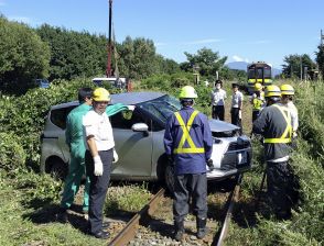 列車と車衝突1人けが、北海道　小清水町の踏切、乗客無事