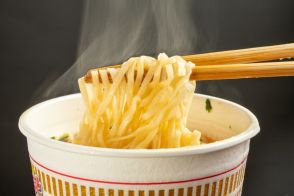 カップ麺好きの夫は間食や夜食で家にある「カップ麺」を1日1食は消費…私が食べるスイーツより安いと言われるのですが、栄養面はNGですよね？