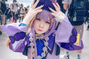 【コスプレ】『原神』キョンシー・七七の仕草ひとつひとつが魅力に溢れる！【写真15枚】