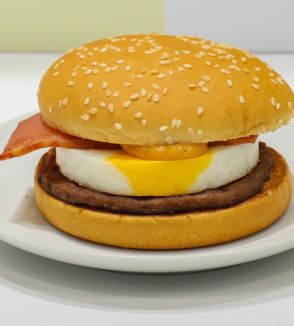 マクドナルド「月見バーガー」期間限定販売