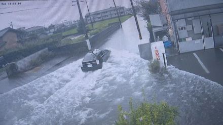 ２時間ほどで道路が冠水する映像も…　被災地域では片付け作業が進む　台風１０号