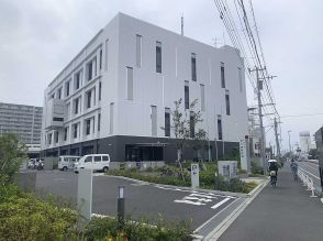 傘で男性の顔を突き刺す　傷害容疑で茅ケ崎の男を逮捕　