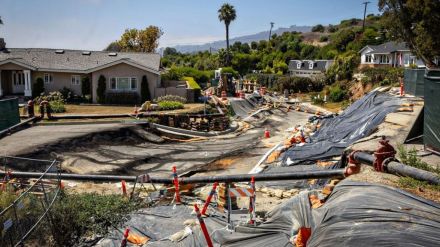 「動く地面が見えるほど」　米ロサンゼルス近郊で地滑り加速、送電線に迫る　２００戸で停電