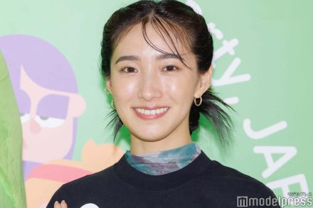 浅野忠信の妻・中田クルミ、美スタイル際立つ水着姿披露 沖縄旅行満喫ショットに反響「旦那さんと？」「ヘルシーな色気」