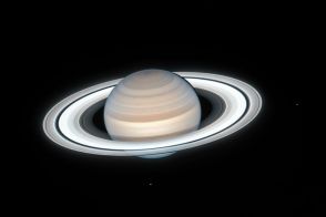 土星が見頃を迎え、月と金星が寄り添う　今週の夜空