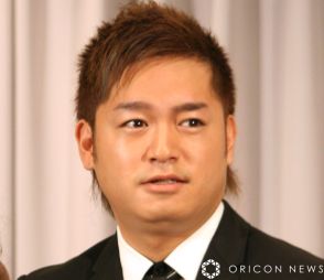 仁科克基、元タレントの妻を“顔出し”　42歳誕生日に「奥さんと2人でディナーに行きまして」