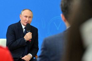 プーチンに変化か？和平交渉に「前向きな姿勢」...東シベリアの中高生と語り合う