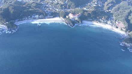 海水浴場で溺れた友人を助けに行って溺れる…50代男性救急搬送　静岡・下田市