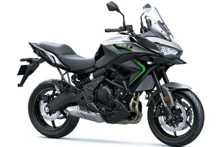 カワサキ『VERSYS 650』のカラー＆グラフィックを変更した最新モデルを10月1日から発売