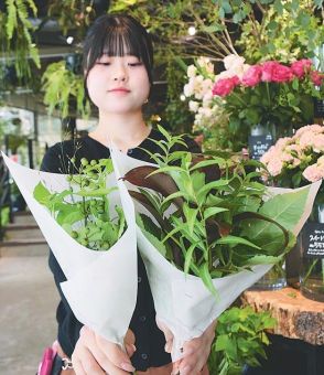 ナズナ、ネコジャラシ…花材に”出世”　生花店での扱い増える　自然な風合いで人気