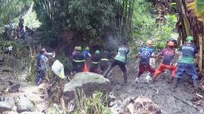 土砂崩れの生存者捜索活動　台風11号が通過した比中部