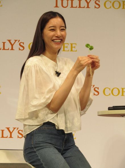 新木優子がこの夏の甘い体験を告白「友人の子供が…」