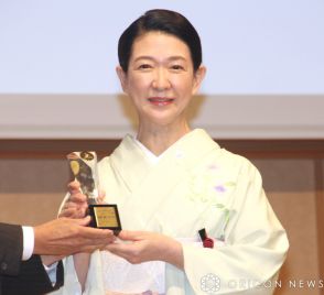 紺野美沙子63歳、筋トレ始める　継続は力で「どすこい！」