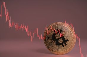 ビットコイン、800万円近くに値下がり──米国株、アジア株の下落が影響