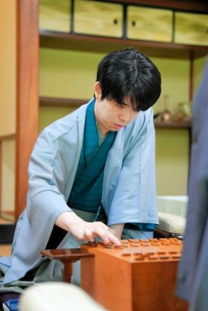 初防衛目指す藤井七冠、永瀬九段に先勝　将棋・王座戦第1局