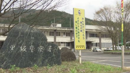 深夜の国道で10tトラックと軽乗用車が正面衝突　軽乗用車は大破、運転手は車外に出られず…骨折の大けが・命に別状なし