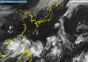 新たな「台風」に変わる可能性がある「熱帯じょう乱」がフィリピン付近に発生し沖縄・奄美に近づく可能性　日本への影響は?　日本の南に存在する「熱帯低気圧」の進路は?