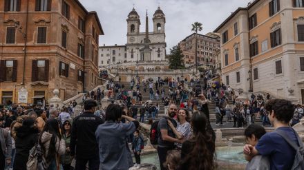 イタリアの「高いホテルに泊まる観光客に1泊約4000円の追加税案」は、歳入を生み出しながらオーバーツーリズムに対処する方法になり得るのか？