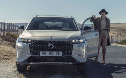 DS、特別仕様車「DS 7 OPERA E-TENSE 4×4 パールグレー エディション」 限定カラーのナッパレザーインテリアを採用