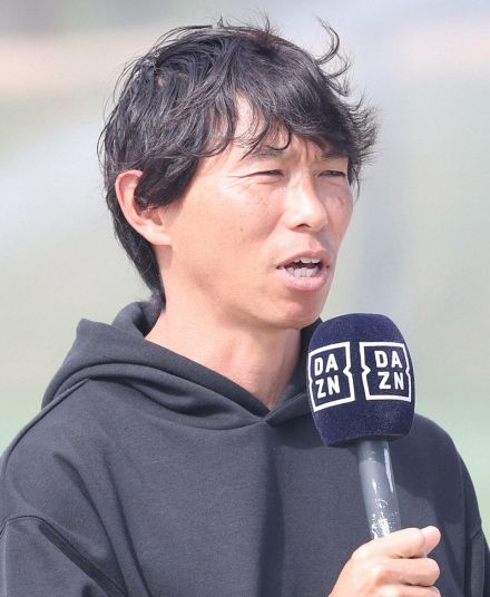 試合前にピッチに出てくる選手は目立ちたがり屋?!　佐藤寿人氏が「率先して出てきた」と明かす選手