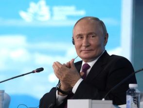 プーチン氏「ハリス氏支持」、からかい交じりにコメント