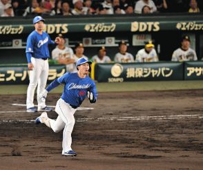 中日・福永裕基、ファインプレー！ ピンチで阪神・森下の鋭い当たりをジャンピングキャッチ、追加点許さず