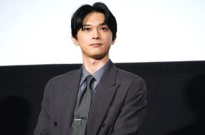 吉沢亮、「伝えることって大事」としみじみ。主演映画 『ぼくが生きてる、ふたつの世界』舞台挨拶で母役忍足亜希子の魅力も告白