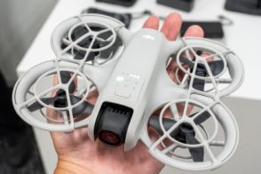 DJI、手のひらサイズでVlog撮影に適した135gドローン「DJI NEO」