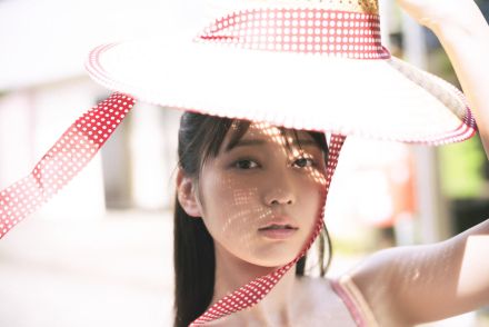 AKB48大盛真歩「大好きなお酒をやめて」初写真集で過去最大露出　大胆“うさぎブラ”にも挑戦　