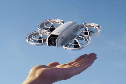 3万円台なのに最先端AIで飛行してくれるVlogにピタリの手乗りドローン「DJI Neo」発表