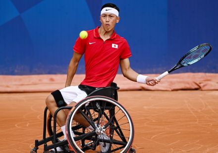 18歳 小田凱人 単複で銀メダル以上確定、パラリンピック初出場で決勝進出＜車いすテニス＞