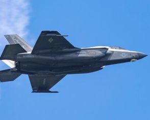 米軍のF35B戦闘機　嘉手納基地に4機飛来