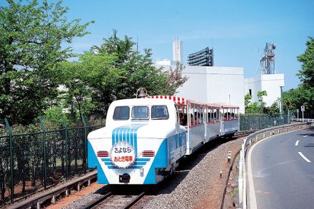 24日開業の新商業施設「エミテラス所沢」に「おとぎ電車」里帰り　かつて西武山口線で運行の機関車　製造された「所沢車両工場」跡地にレガシーとして展示