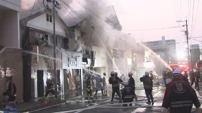 飲食店など4棟が燃える火事　けが人なし　長崎県諫早市