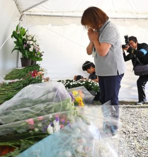 胆振東部地震6年　被災地の北海道・厚真で献花、犠牲者悼む