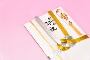 今月友人の結婚式に参加しますが、ご祝儀は「渋沢栄一」の1万円札にすべきですか？“新紙幣”を3枚用意できなければ、福沢諭吉の旧紙幣でも問題ないでしょうか？