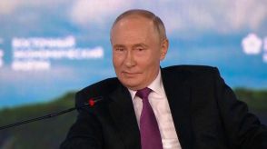 プーチン氏、笑みを浮かべながら「ハリス氏を支持する」と　誰を選ぶのかは「米国民の選択」とも