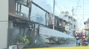 全焼など９棟を焼く火事 火元から１人の遺体見つかる【愛媛】