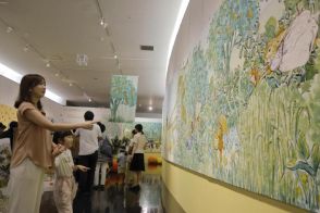 「ピーターラビット」の世界表現したタオルアート　今治で展示始まる（愛媛）