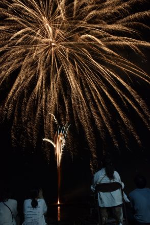 日本化薬厚狭工場　地域へ感謝込め、夜空に大輪3000発【山陽小野田】