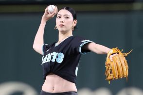 【巨人】三吉彩花がノーバンならず　ティファニーとのコラボ衣装で人生初始球式