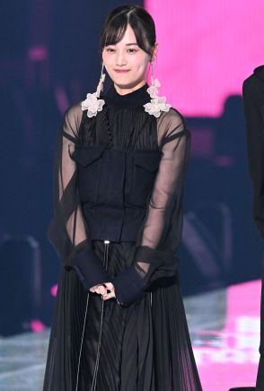 ＜山下美月＞乃木坂46を卒業後、3キロ太る　友達には“ウソ”　浜辺美波らとTGCにサプライズ出演